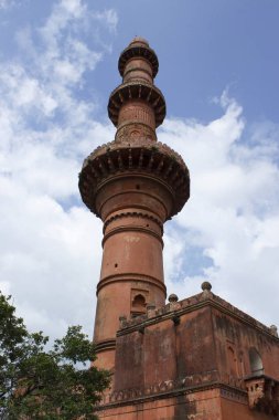 Chand Minar minaresi cephe, Daulatabad, Maharashtra, Hindistan.