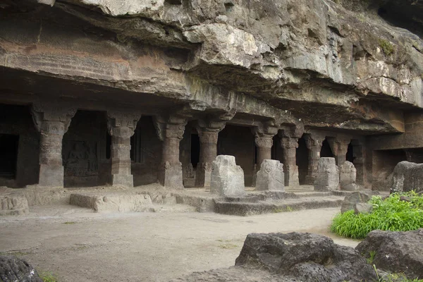 Cave1, Vista del porche y la zona en frente, Cuevas de Aurangabad, Western Group, Aurangabad, Maharashtra, India . — Foto de Stock