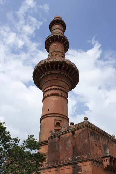 Chand Minar fachada minarete em Daulatabad, Maharashtra, Índia . — Fotografia de Stock