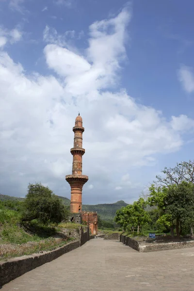 Chand Minar minaret fasáda na Daulatabad, Maharashtra, Indie. — Stock fotografie