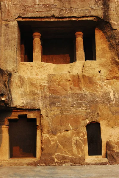 Fachada de cueva 7, cuevas budistas, Ellora, Aurangabad, Maharashtra . — Foto de Stock