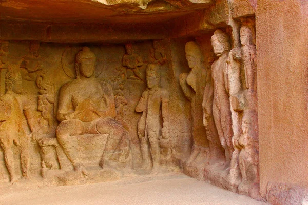Seated Buddha in bhadrasana, feet down pose, Cave 2, Ellora Caves, Aurangabad, Maharashtra. — Stock Photo, Image
