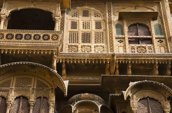 Vista exterior decorativa de Patwon Ki Haveli, Jaisalmer, Rajasthan, Índia . — Fotografia de Stock