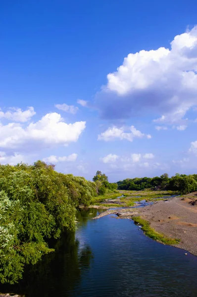 De rivier van River in Arale, Satara, Maharashtra, India. — Stockfoto