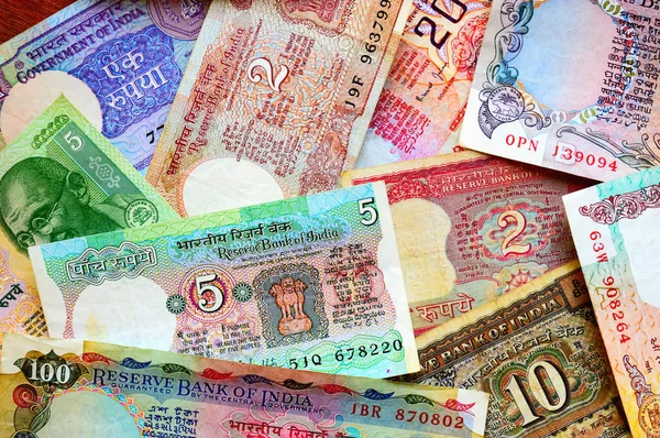 Stare Indie notatki walutowe widok z góry. — Zdjęcie stockowe
