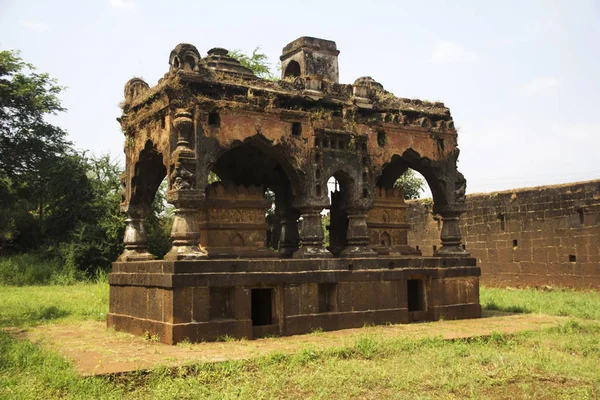 Samadhi ou túmulo de Shankaracharya em Panchganga Ghat Kolhapur, Maharashtra . — Fotografia de Stock