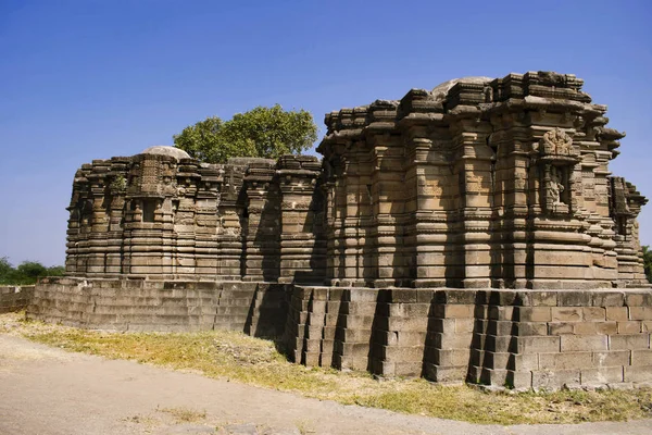 裏側、アナンデシュワール寺院、ラスル、ダリヤプルタルカ、アムラヴァティ地区、マハラシュトラ、インド — ストック写真