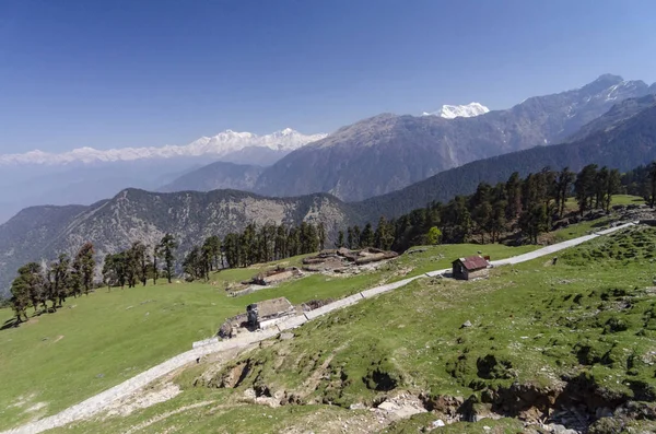 Itinerario al tempio di Tungnath Shiva il più alto del mondo, Garhwal, Uttarakhand, India — Foto Stock