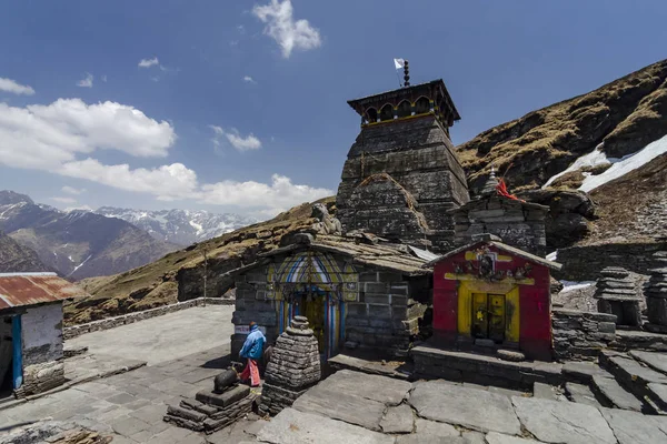 CHOPTA, GARHWAL, UTTARAKHAND, INDIA, maggio 2013, devoto al famoso tempio di Tungnath il tempio Shiva più alto del mondo — Foto Stock