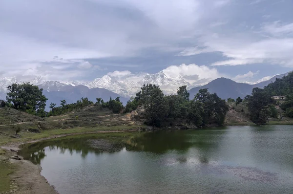 Devriya Taal o Deoria Tal lago, Garhwal, Uttarakhand, India — Foto Stock
