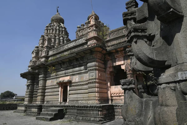 Sangamešválečný chrám z období Peshin v čedičové kamenné zdiva v Saswadu, Pune — Stock fotografie