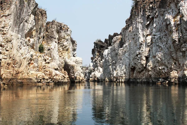 Bhedaghat mermer kayaçları, Bhedaghat, Jabalpur, Hindistan