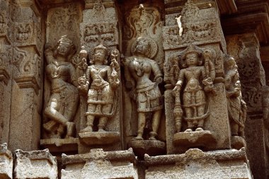 Ramayana Carvings, Palasnath Temple, Palasdev Ujani Barajı Maharashtra backwaters üzerinde.