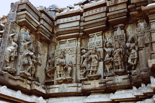 Tallados Ramayana, Templo Palasnath, Palasdev en remansos de represa Ujani Maharashtra . — Foto de Stock