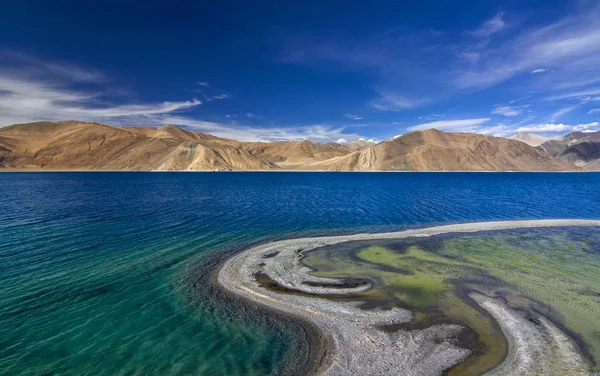 Pangong TSO vagy pangong, egy Altiplanón Lake, Ladakh, India — Stock Fotó