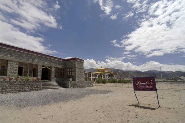 Друк Падма Karpo школи, де 3 ідіоти фільм був розстріляний або ранчо школи, Ladakh, Індія — стокове фото