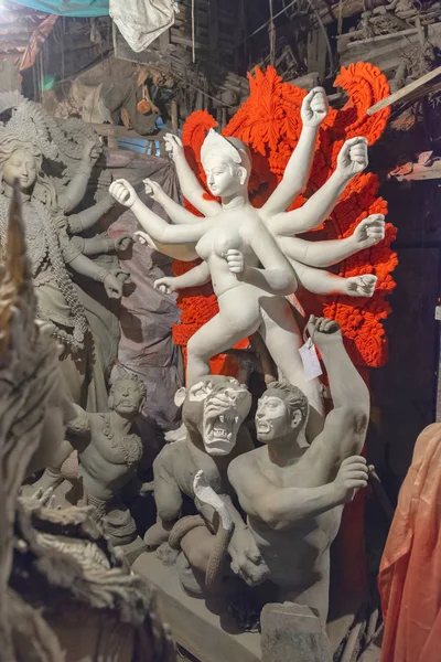 Idolo di argilla Durga nelle sue prime fasi, Kumartuli, Calcutta, India — Foto Stock