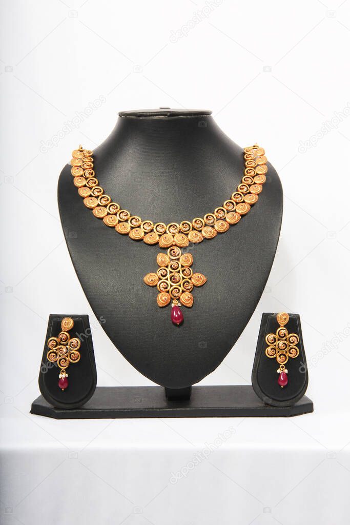 Antique traditional jewellery set engraved perfectly for traditional bridal wear