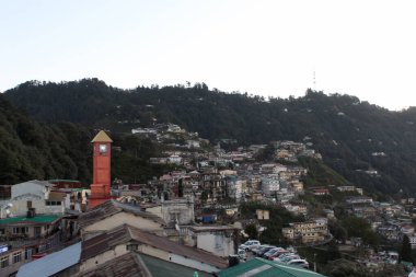 Mussoorie ve Saat Kulesi, Mussoorie, Uttarakhand, Hindistan