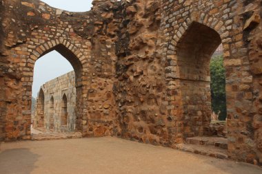 Alauddin Khilji 'nin mezarı, Kutub Minar, Delhi, Hindistan