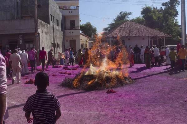 Prosince 2019 Gulunche Gaon Maharashtra Indie Lidé Sešli Ohně Chrámu — Stock fotografie