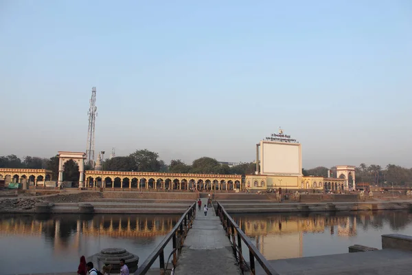 2019年3月20日 マハラシュトラ州 インド Indrayani川の銀行とAlandi Ghatアーキテクチャ Alandi — ストック写真