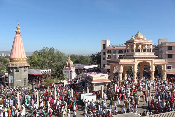 2019年3月22日 インド マハラシュトラ州 プネー 聖トゥカラム マハラジ寺院と巡礼者 — ストック写真
