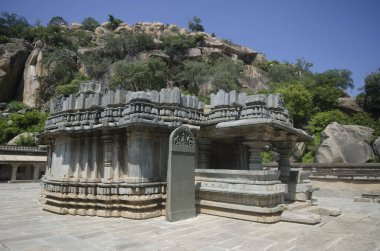 Akkana Basadi, M.S. 1181 yılında Hoysala İmparatorluğu Kralı II. Veera Ballala, Shravanabelagola, Karnataka, Hindistan 'da inşa edilmiş bir Jain tapınağıdır.