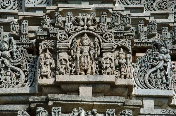 Ídolos Esculpidos Parede Externa Templo Veera Narayana Belavadi Karnataka Índia — Fotografia de Stock