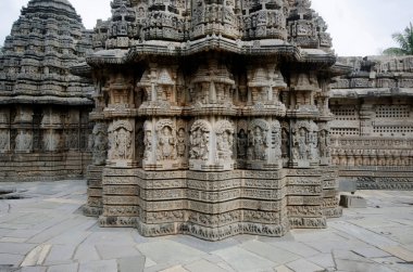Chennakesava Tapınağı, Kaveri Nehri, Somanathapura, Karnataka, Hindistan kıyılarında bulunan bir Vaishnava Hindu tapınağıdır.