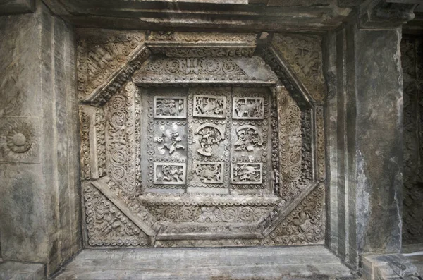 Ídolos Esculpidos Teto Templo Hoysaleswara Templo Hindu Século Xii Dedicado — Fotografia de Stock