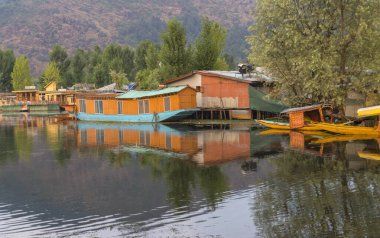Tekne evleri, Dal Gölü, Srinagar, Kashmir, Hindistan