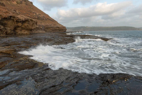 Rotskust Van Harihareshwar Strand Maharashtra India — Stockfoto