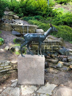 Tallinn, Estonya: Bronz Geyik Heykeli Yazan: Jaan Koort, Tallinn