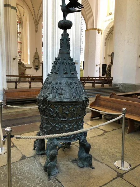 Rostock Tyskland Aug 2019 Utsikt Över Mary Church Brons Urn — Stockfoto