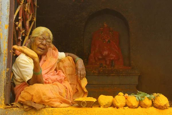 Vrouwelijke Priester Khandoba Tempel Jejuri Pune Maharashtra — Stockfoto