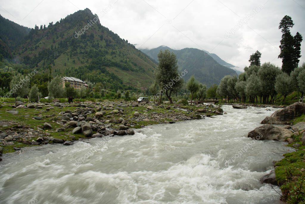 Jhelum River is a river in northern India and eastern Pakistan, Pahalgam, Jammu Kashmir, India