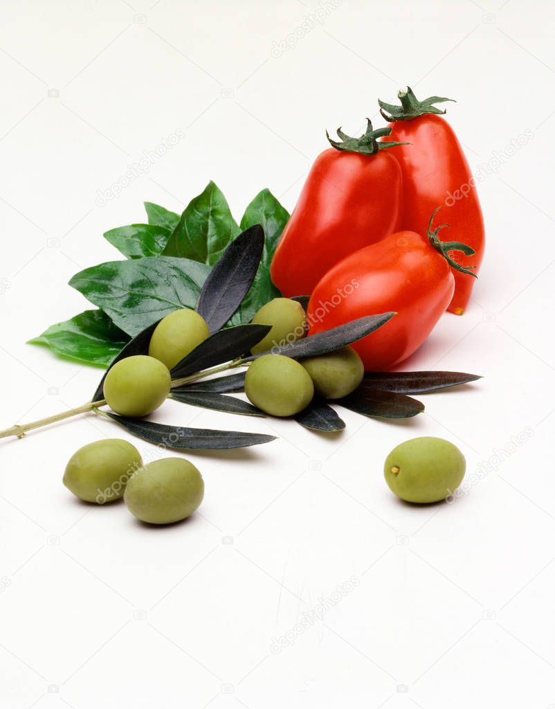 various ingredients for tomato sauce