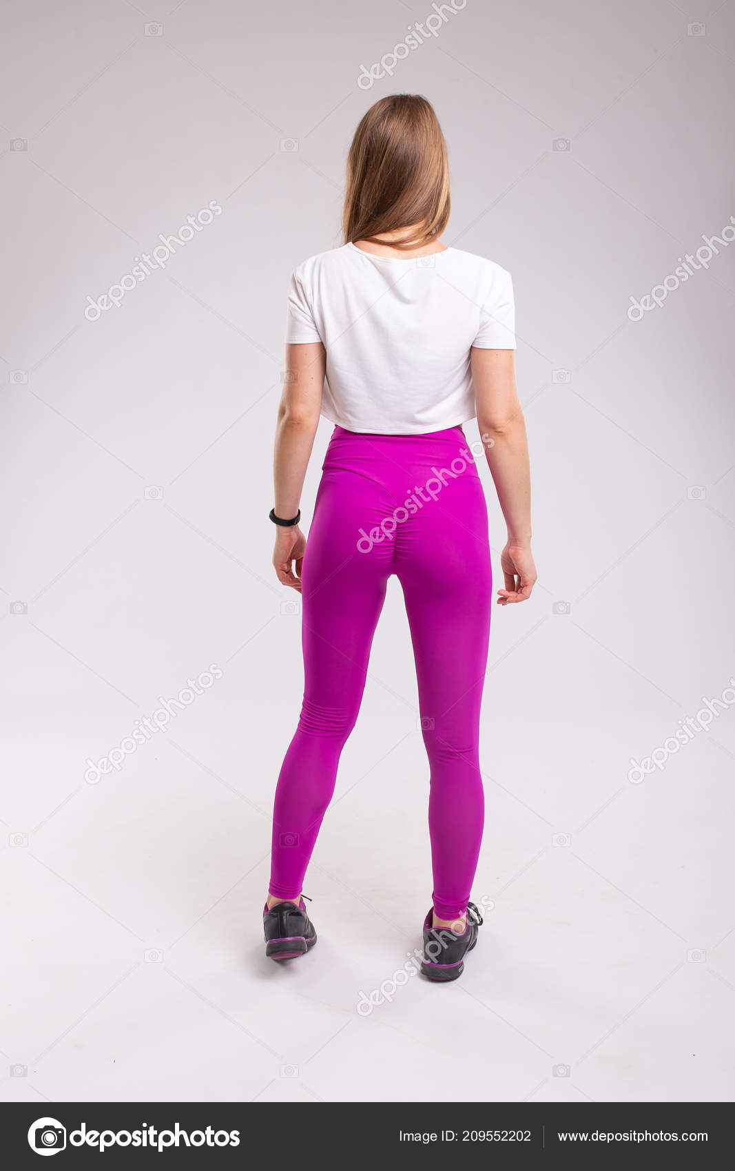 Sportive Woman Wearing Sexy Leggings Back View Sporty Styles