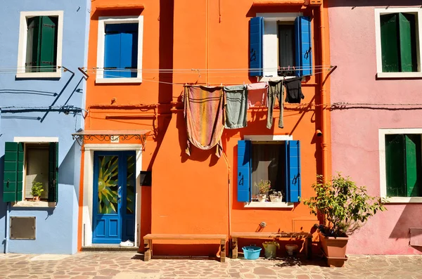 Kolorowe Domy Wyspie Burano Pobliżu Wenecji Włochy Kolorowy Koncepcja Pomarańczowy — Zdjęcie stockowe