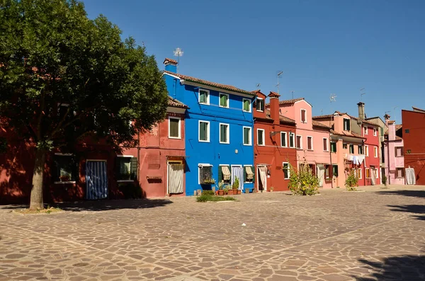 Casas Pintadas Colores Brillantes Son Sello Distintivo Isla Burano Venecia — Foto de Stock