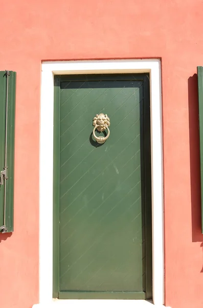 Porte Verte Style Méditerranéen Sur Mur Orange Île Burano Près — Photo