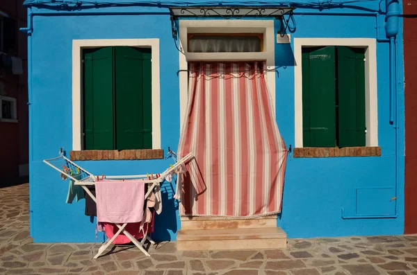 Casa Com Parede Azul Casas Coloridas Ilha Burano Perto Veneza — Fotografia de Stock