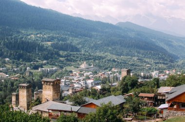 Mestia'da güzel manzara, Svaneti bölgesinin başkenti, Gürcistan