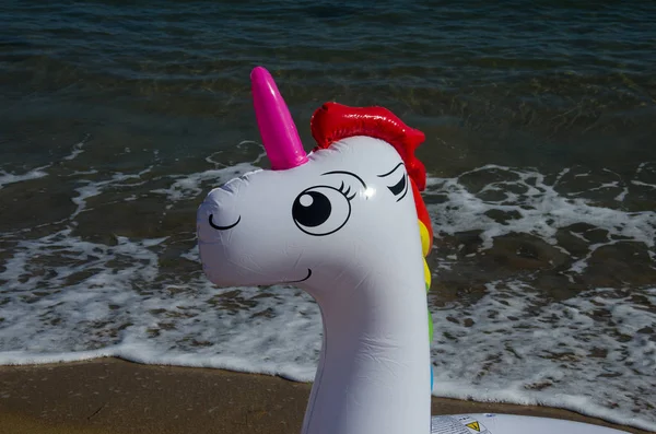 Hoofd van opblaasbare unicorn float. Unicorn opblaasbare float. Fant — Stockfoto