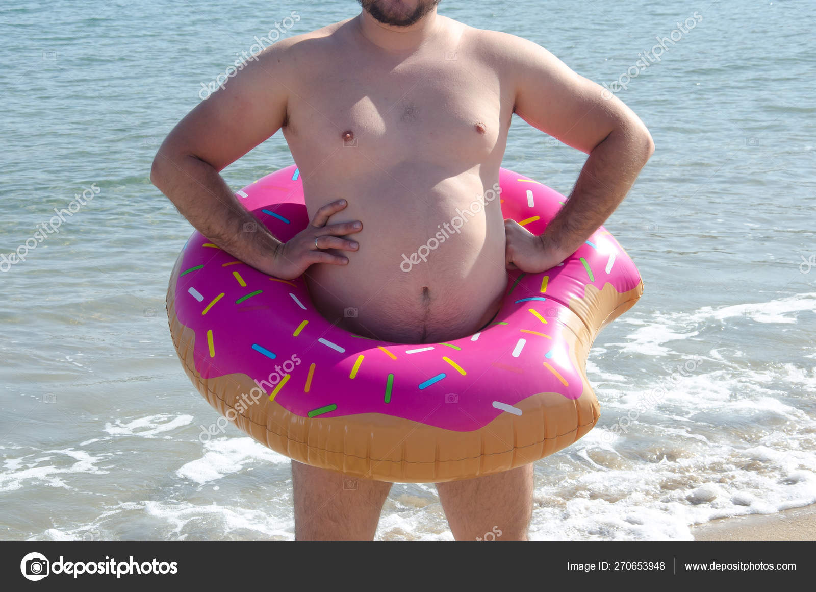 Gordo con salvavidas