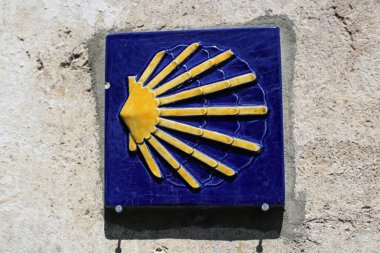 hacı kabuk, St James, Camino Yolunda hacılar için işaret işareti