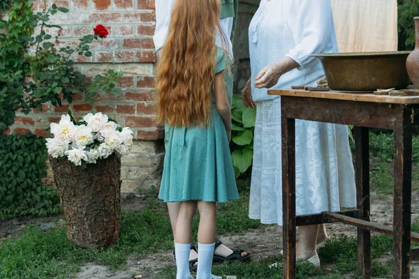 Találkozó Nagymama Unokája Nagymama Unokája Bátyám Húgom Átfogja Unokája Unokája — Stock Fotó