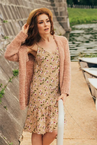 Portrait Beautiful Girl Stands Dock Wall Boats Dressed Flowered Dress — Stock Photo, Image