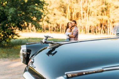 Kharkov, Ukrayna - 24 Haziran 2018: eski bir Sovyet araba Gaz bitki tarafından yapılan göstermek çekim. Gaz-21 'Volga' maskot araba fuarında. 